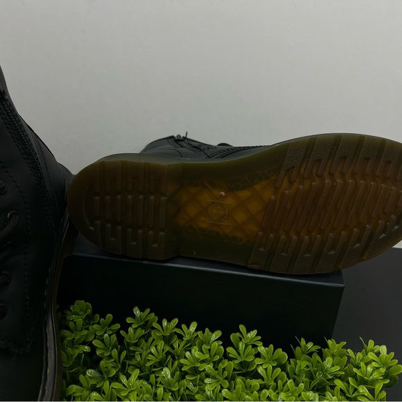 Dr. Martens 1460 Softy T Leather Lace-Up Combat Boots Youth, men, woman - Picture 11 of 12